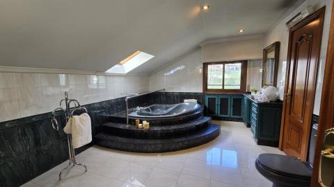 Exclusiva vivienda  Vistahermosa, Ourense - Ubicación inmejorable a 500 metros del centro