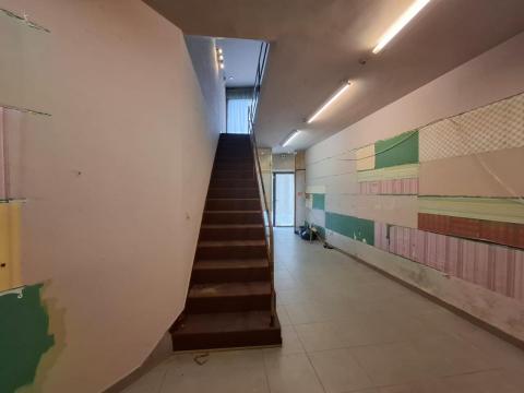 CASA  CENTRO DE PONTEAREAS - LUMINOSA, ESPACIOSA Y CON GRAN POTENCIAL