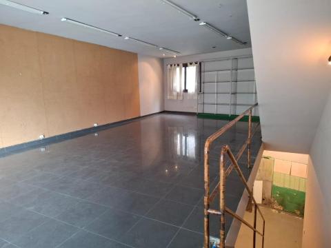 CASA  CENTRO DE PONTEAREAS - LUMINOSA, ESPACIOSA Y CON GRAN POTENCIAL