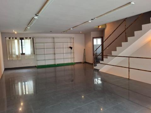 CASA  CENTRO DE PONTEAREAS - LUMINOSA, ESPACIOSA Y CON GRAN POTENCIAL