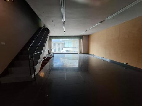 CASA  CENTRO DE PONTEAREAS - LUMINOSA, ESPACIOSA Y CON GRAN POTENCIAL