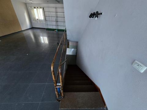 CASA  CENTRO DE PONTEAREAS - LUMINOSA, ESPACIOSA Y CON GRAN POTENCIAL