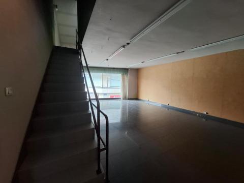 CASA  CENTRO DE PONTEAREAS - LUMINOSA, ESPACIOSA Y CON GRAN POTENCIAL