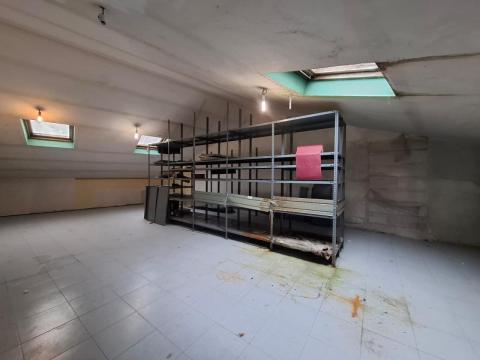 CASA  CENTRO DE PONTEAREAS - LUMINOSA, ESPACIOSA Y CON GRAN POTENCIAL