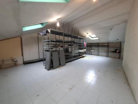 CASA  CENTRO DE PONTEAREAS - LUMINOSA, ESPACIOSA Y CON GRAN POTENCIAL