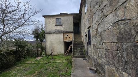 Casa de piedra para rehabilitar  Lamosa-Covelo