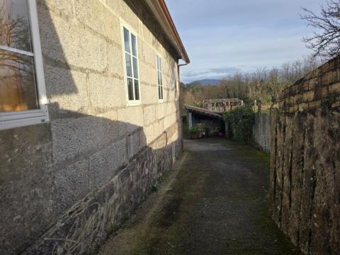 CASA EN VENTA  ANGOARES, PONTEAREAS