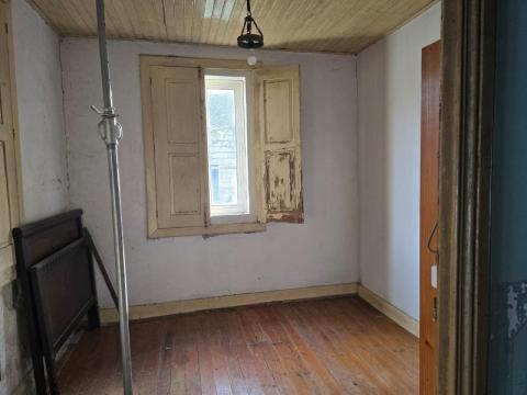 CASA EN VENTA  ANGOARES, PONTEAREAS