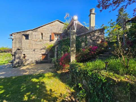 Casa de piedra gallega totalmente rehabilitada en Cristiñade, Ponteareas