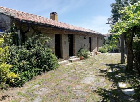 Casa de piedra gallega totalmente rehabilitada en Cristiñade, Ponteareas
