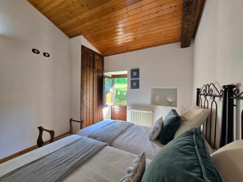 Casa de piedra gallega totalmente rehabilitada en Cristiñade, Ponteareas