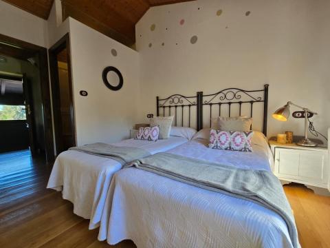 Casa de piedra gallega totalmente rehabilitada en Cristiñade, Ponteareas