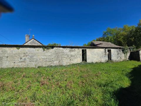 Finca con  casa,  molino y hórreo + bosque en Mondariz