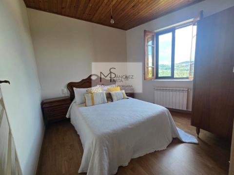 Casa  piedra con vistas privilegiadas al río Miño, en corazón vitivinícola de Castrelo de Miño