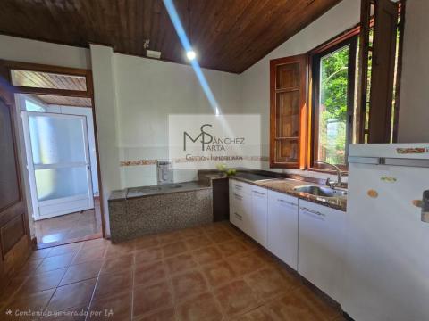 Casa  piedra con vistas privilegiadas al río Miño, en corazón vitivinícola de Castrelo de Miño