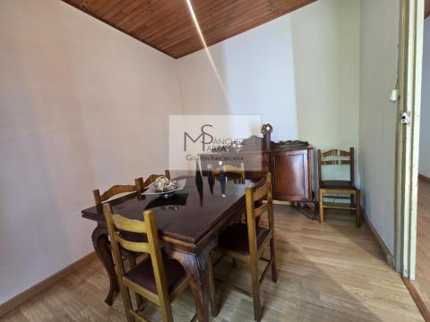 Casa  piedra con vistas privilegiadas al río Miño, en corazón vitivinícola de Castrelo de Miño