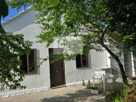 Casa  piedra con vistas privilegiadas al río Miño, en corazón vitivinícola de Castrelo de Miño