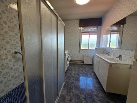PROPIEDAD CON VIVIENDA INDEPENDIENTE, ESPACIO DE HOSTELERÍA REFORMADO, ALMACENES Y TERRENO EN ARBO