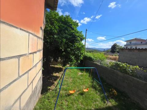 PROPIEDAD CON VIVIENDA INDEPENDIENTE, ESPACIO DE HOSTELERÍA REFORMADO, ALMACENES Y TERRENO EN ARBO