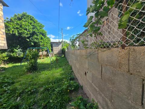 PROPIEDAD CON VIVIENDA INDEPENDIENTE, ESPACIO DE HOSTELERÍA REFORMADO, ALMACENES Y TERRENO EN ARBO