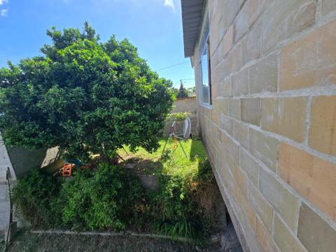 PROPIEDAD CON VIVIENDA INDEPENDIENTE, ESPACIO DE HOSTELERÍA REFORMADO, ALMACENES Y TERRENO EN ARBO