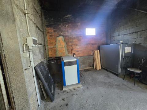 PROPIEDAD CON VIVIENDA INDEPENDIENTE, ESPACIO DE HOSTELERÍA REFORMADO, ALMACENES Y TERRENO EN ARBO