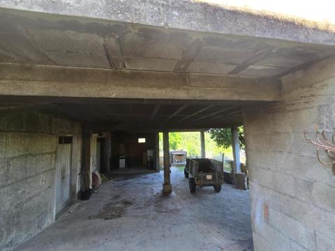 PROPIEDAD CON VIVIENDA INDEPENDIENTE, ESPACIO DE HOSTELERÍA REFORMADO, ALMACENES Y TERRENO EN ARBO