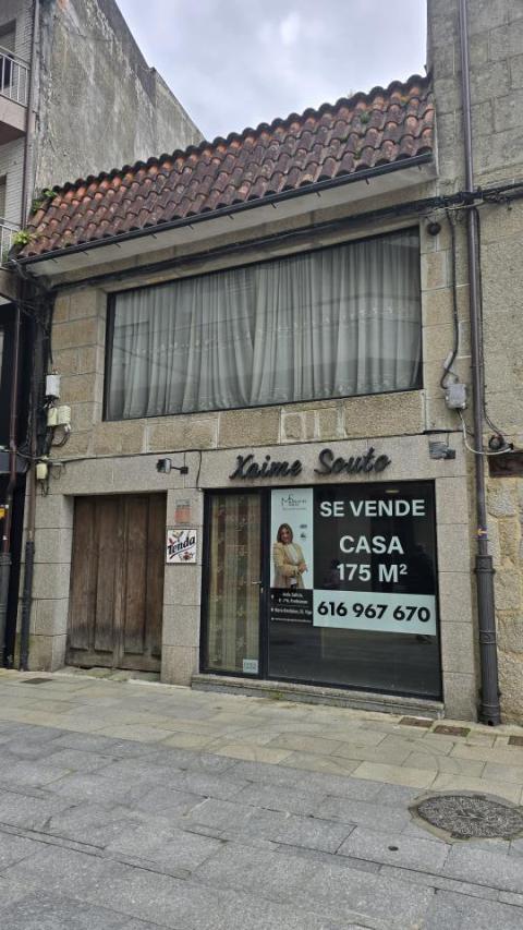 CASA  CENTRO DE PONTEAREAS - LUMINOSA, ESPACIOSA Y CON GRAN POTENCIAL