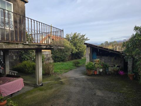 CASA EN VENTA  ANGOARES, PONTEAREAS