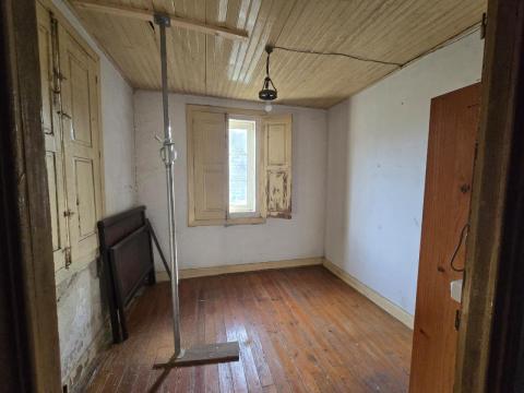 CASA EN VENTA  ANGOARES, PONTEAREAS