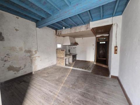 CASA EN VENTA  ANGOARES, PONTEAREAS