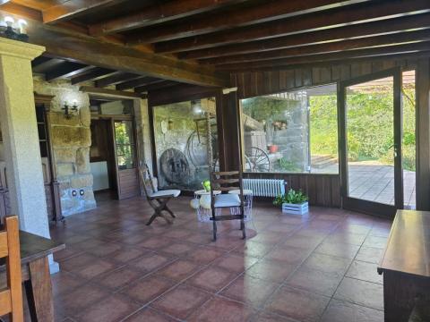Casa de piedra gallega totalmente rehabilitada en Cristiñade, Ponteareas