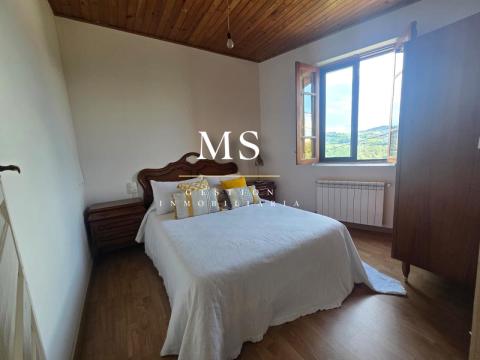 Casa  piedra con vistas privilegiadas al río Miño, en corazón vitivinícola de Castrelo de Miño