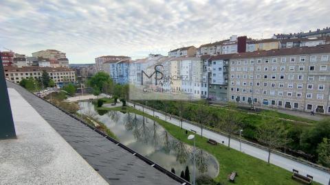 Alquiler piso tipo duplex con terraza en Aviles de Taramancos. Ourense.