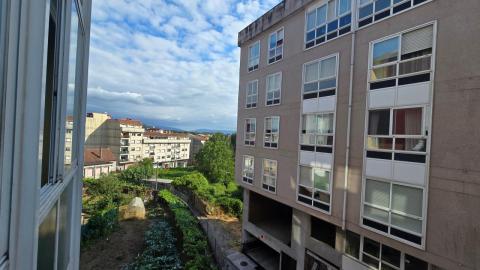 Exclusivo piso de 3 dormitorios  venta en Ponteareas