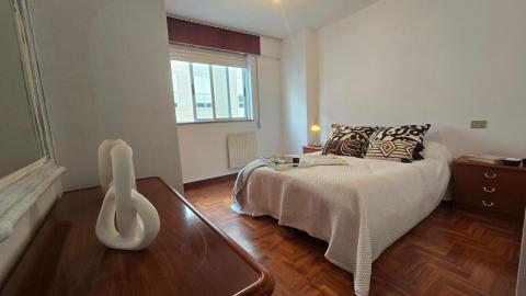 Exclusivo piso de 3 dormitorios  venta en Ponteareas