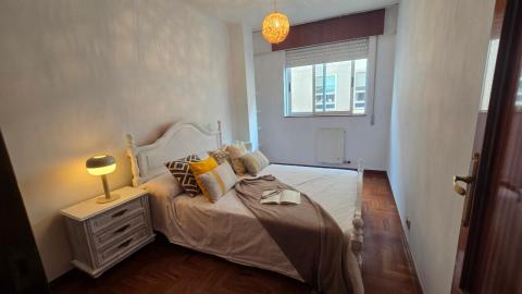 Exclusivo piso de 3 dormitorios  venta en Ponteareas