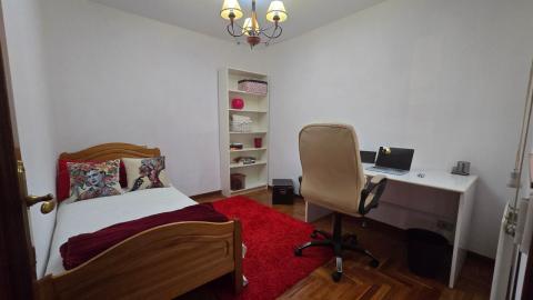 Exclusivo piso de 3 dormitorios  venta en Ponteareas