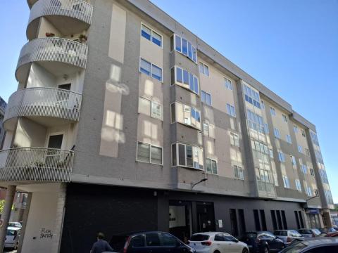 Exclusivo piso de 3 dormitorios  venta en Ponteareas