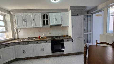 Exclusivo piso de 3 dormitorios  venta en Ponteareas