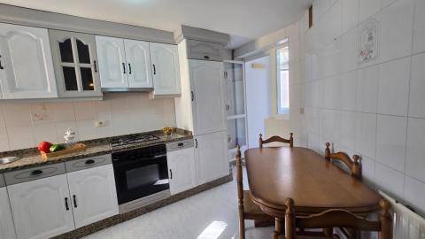 Exclusivo piso de 3 dormitorios  venta en Ponteareas