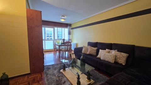 Exclusivo piso de 3 dormitorios  venta en Ponteareas