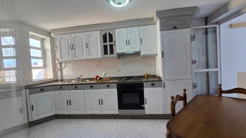 Exclusivo piso de 3 dormitorios  venta en Ponteareas