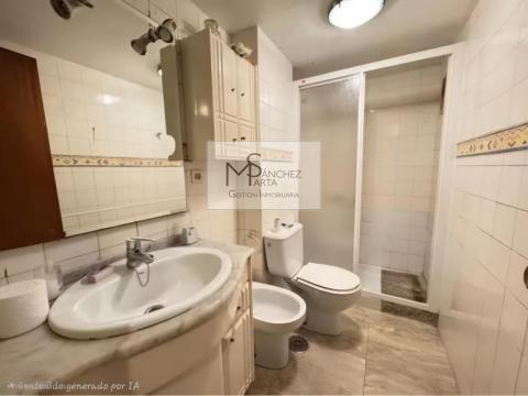 Piso en mejor ubicaciones de Vigo, a escasos metros del Paseo de Alfonso XII, en pleno corazón de la ciudad.