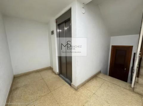 Piso en mejor ubicaciones de Vigo, a escasos metros del Paseo de Alfonso XII, en pleno corazón de la ciudad.