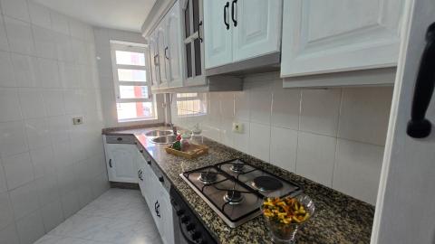 Exclusivo piso de 3 dormitorios  venta en Ponteareas