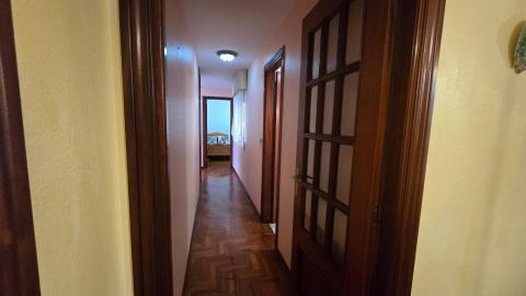 Exclusivo piso de 3 dormitorios  venta en Ponteareas